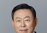 AI 에이전트 개발자 된 신동빈 롯데 회장 “AX 없이는 기업 생존 어렵다”