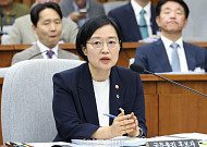 한성숙 총리 임명동의안 국회 통과…찬성 166·무효 1