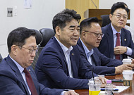 장동혁 거취 놓고 충돌…대안과 미래 "지도부 총사퇴" vs 당권파 "대표 흔들기"