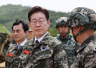 李 대통령 "징집병 위주 국방 체계, 첨단 스마트 강군으로 전환"