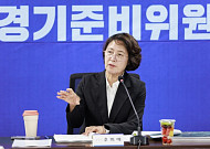 "상급병원 하나 없다"…추미애, 의료취약지 이천 직접 간다·복지현장도 세 곳 누볐다