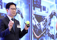 배경훈 “2035년까지 AI 데이터센터에 1000조 투자⋯피지컬AI 1강, 3년이 골든타임“