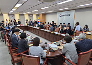 "대폭 인상" vs "지불 불가"⋯심의기한 넘겨서도 진전 없는 최저임금 심의