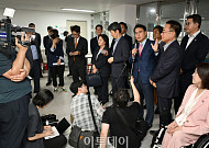 투표용지 부족에서 개표소 봉쇄까지…한 달간 무슨 일 있었나 [잠실 개표소 시위②]