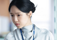 '연기력 논란' 손나은, 총 들고 첫 액션 연기⋯결과는?