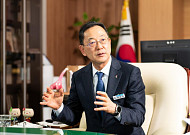 명현관 해남군수...'대한민국 농어촌수도 해남군 완성'