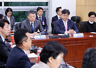 與, MBK·메리츠에 "홈플러스 긴급운영자금 마련해야"