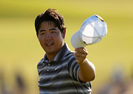 ‘골프 황제’ 우즈가 가장 먼저 축하했다⋯김주형, PGA 통산 4승