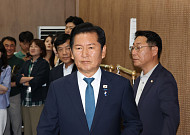 정청래 "당대표직 이용해 대선 출마 안 해"…연임 승부수