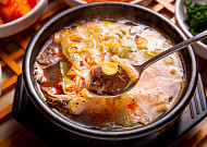 '2TV 생생정보' 오늘방송맛집- 가수 에녹 단골! 국밥 맛집 '송○○'