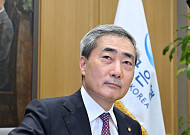 1300원대로 뚝 떨어진 환율, 한은 백투백 명분 약화하나