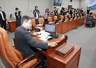 한병도 “국힘, 본회의 보이콧·상임위 불참하려면 세비 반납하라”