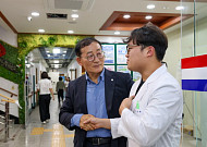 이재각 전남광주특별시진도군수, 진도보건소 찾아 보건현장 점검