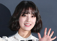 트와이스 지효, JYP 재계약 직접 입 열었다…“현명하게 고민해 선택”