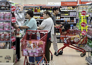 한은 총재가 주목한 '근원물가' 더 뛰었다⋯힘 받는 금리 인상론