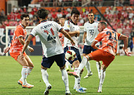 ‘캡틴 김민재’ 뮌헨, 제주에 2-1 승리⋯방한전 또 웃었다