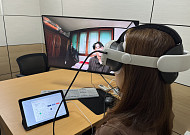 [르포] “살기 위해 도망치는 거야” VR로 스토킹 피해자 공포 마주한 수형자들
