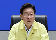 李 "폭염은 국가적 기후재난"…냉방·전력망 확충 등 예산 반영 주문 [종합]