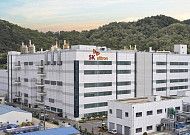 SK실트론 팔고도 8년간 성과 공유…두산 인수대금 2.3조가 끝 아냐