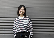 ‘태양 아래 올리브’ 김초엽 작가...“인간이라는 종보다 설명하기 어려운 한 사람을 쓰고 싶었다”[문화人터뷰]