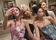 블랙핑크, '팬 홀대' 논란이 웬말⋯10주년 행사에 설움 터졌다