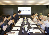 추미애 "나라가 못한 일, 종교가 감싸줘 감사"…3대 종단과 첫 만남