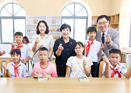 용인시의회, 2년 전 심은 도서관 다시 찾아 청년봉사단 약속까지