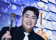김규원, 격이 다른 미담에 SNS 들썩⋯"아이 속옷 빨고 졸업식도 참석"
