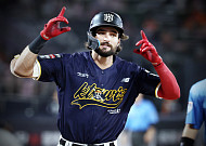 KT 힐리어드, KBO 7월 월간 MVP…9홈런·26타점 ‘3관왕’