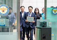 "소 취하하겠다"는데도 고발했다…안민석, 교사 편에서 물러서지 않았다