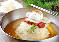 '2TV 생생정보' 오늘방송맛집- 장사의 신, 32년 내공! 시원한 밀면 맛집 '송○'