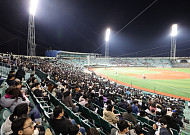 KBO 규정 착오에 LG 오카다 영입 무산⋯“1군 준비했는데”