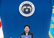 李대통령 ”보병 중심 군 구조 더는 불가능…선택적 모병제 도입”