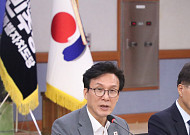 김민석, 취임 직후 당내 통합 시동…친청계와 불안한 동거