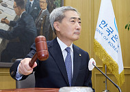 신현송 "선제적 금리 인상? 가래 대신 호미 쓴 것"⋯추가 인상도 시사 [8월 금통위]