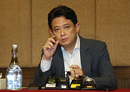 정부, 네팔에 신속대응팀 9명 추가 파견…수색 헬기 허가는 아직