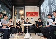 신혼부부 임대주택 '미리내집' 방문한 오세훈 시장 [포토]
