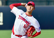 '어깨 부상' 홍건희, 약 4개월 만에 1군 복귀⋯KIA 불펜 힘 보탠다