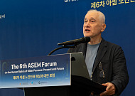 “친절하지만 무능한 노인” AI가 재생산하는 연령주의
