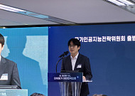 하정우 “대체불가 AI 공급망 국가로”…출범 1년 AI전략위, 성과 중심 전환