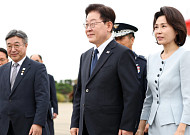 李대통령, 佛 국빈방문 마치고 귀국…국내 현안 ‘첩첩산중’