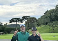 배용준, 이번엔 골프장서 포착⋯14세 골퍼와 '라운딩' 인증샷