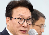 김민석 "한동훈, 尹과 같은 핏줄의 배다른 형제⋯'막말동훈' 시효 짧아 보여"