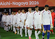 북한 축구, AG 첫 경기서 中에 1-2 역전패⋯8강 진출 ‘빨간불’[아시안게임]