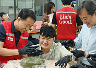 LG전자 임직원, 추석 앞두고 장애인 복지시설서 나눔 활동