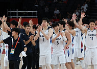 남자농구, 이란 77-51 완파⋯12년 만에 결승·첫 메달 확보 [아시안게임]