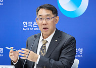 한은 "GDP 대비 가계부채비율, 연말 70%대로 하락⋯관리 기조 지속" [종합]