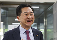 특검 ‘김건희 로저비비에 선물’ 김기현 징역 1년 구형...“정당정치 신뢰 훼손”