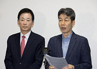 국정원 “젤렌스키 北포로 공개, 韓 무기지원 여론 기대한 듯”