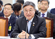 윤호중 “5극3특·지방재정 확충”…미래대응기금에 교부세 축소 우려 [국감]